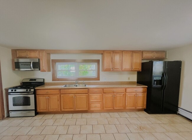 15 New Lenox Rd in Lenox, MA - Building Photo - Building Photo