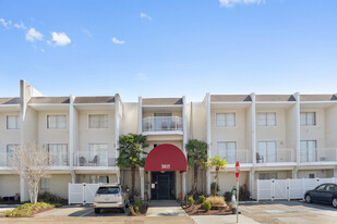 3805 Houma Blvd in Metairie, LA - Building Photo
