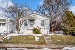 3915 Schiller Pl in St. Louis, MO - Building Photo