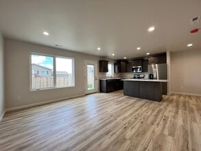 106 Marshall Lp in Bismarck, ND - Building Photo - Building Photo