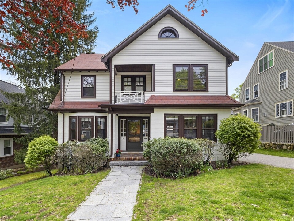 70 Goden St in Belmont, MA - Building Photo