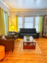 807 W Vine St in Kalamazoo, MI - Building Photo