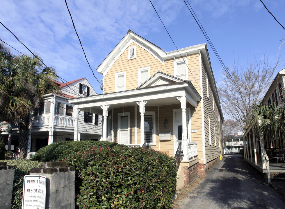 20-24 Bee St in Charleston, SC - Building Photo