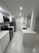 10500 SW 155th Ct, Unit Biscayne beach club in Miami, FL - Building Photo