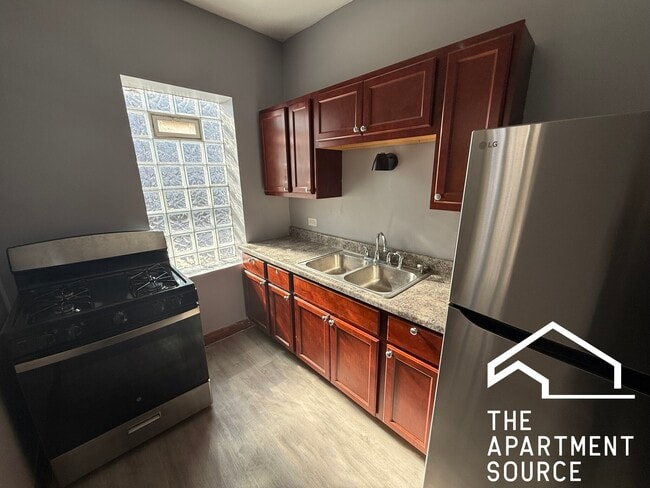 property at 1142 S Francisco Ave