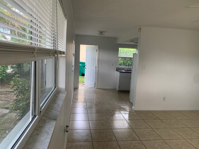623 92nd Ave N in Naples, FL - Building Photo - Building Photo