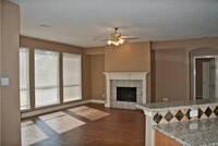 6527 Hillview Ln in Sachse, TX - Foto de edificio - Building Photo