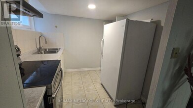 38 Copping Rd in Toronto, ON - Building Photo - Building Photo