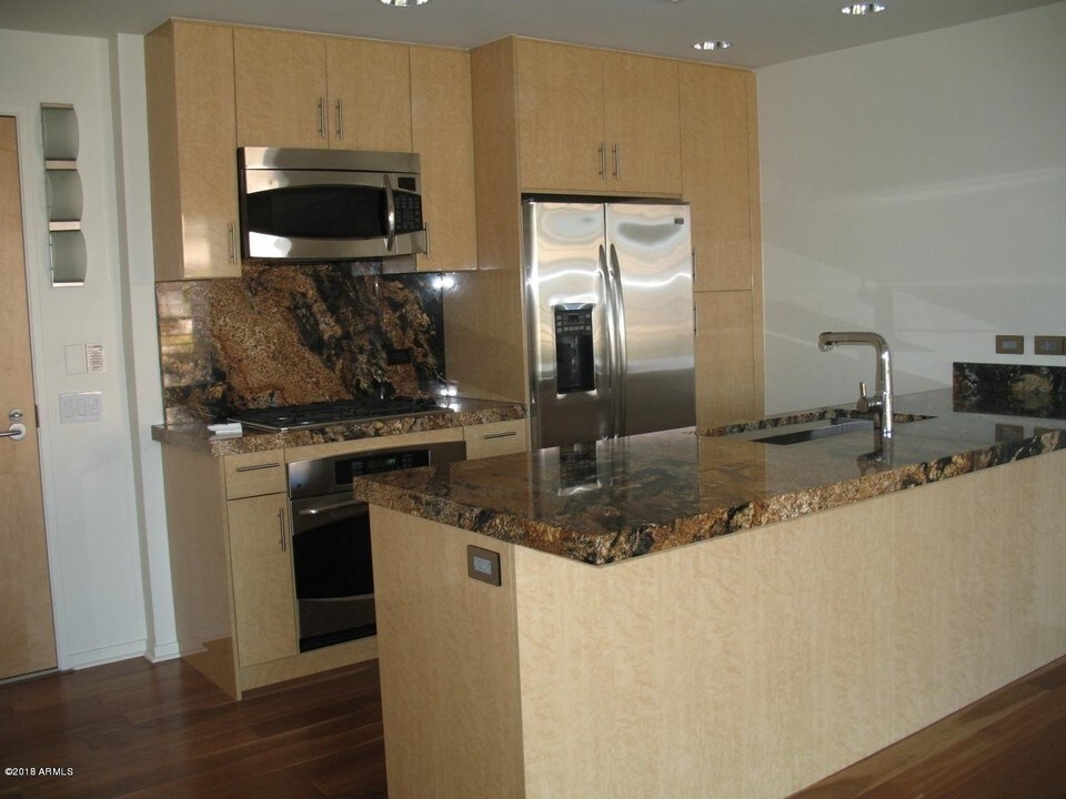 7131 E Rancho Vista Dr-Unit -6002 in Scottsdale, AZ - Building Photo