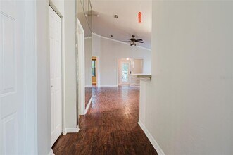 2114 NW 52nd Pl in Gainesville, FL - Building Photo - Building Photo