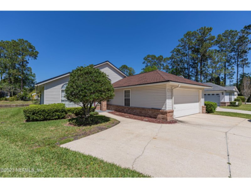 1500 Linkside Dr in Fleming Island, FL - Building Photo