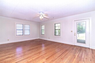 583 N Assembly Dr in Fayetteville, AR - Building Photo - Building Photo