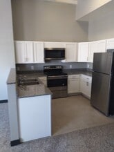 800 Isabel Bloom Way in Davenport, IA - Building Photo - Building Photo