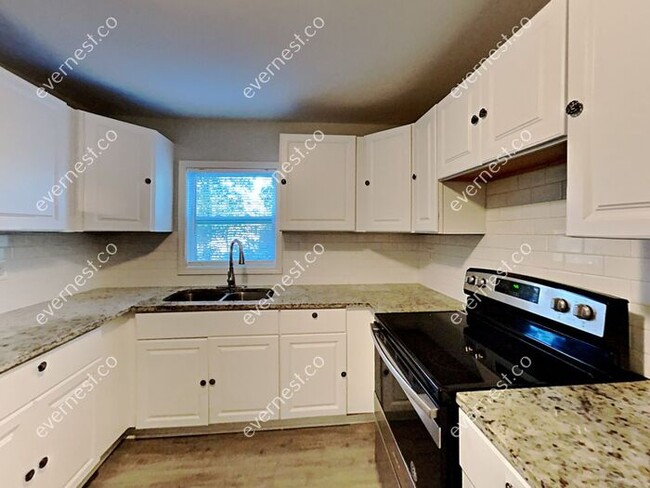 2036 Phillips Dr SE in Atlanta, GA - Building Photo - Building Photo