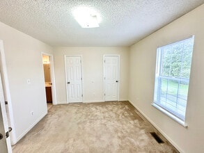 801 Old Gray Station Rd in Johnson City, TN - Building Photo - Building Photo