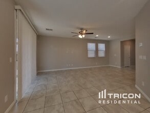 6563 Smithville Ave in Las Vegas, NV - Foto de edificio - Building Photo