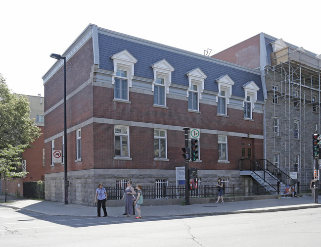 530 du Mont-Royal E in Montréal, QC - Building Photo - Primary Photo