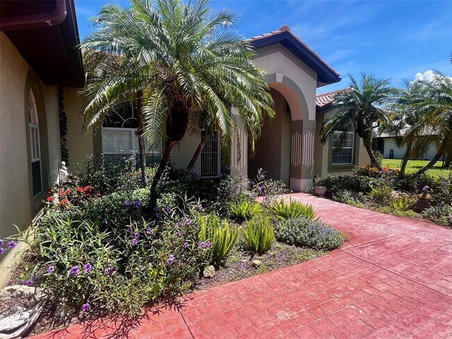 915 Park Pl Dr in Englewood, FL - Building Photo - Building Photo
