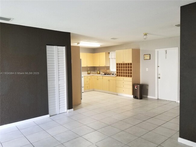 1782 SW 44th Terrace in Fort Lauderdale, FL - Building Photo - Building Photo