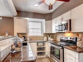 925 S Hanley Rd in St. Louis, MO - Building Photo - Building Photo