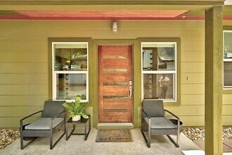 1217 Holly St in Austin, TX - Building Photo - Building Photo