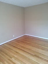 216 Poplar St-Unit -2 in Wyandotte, MI - Building Photo - Building Photo