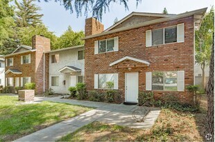 701 W 4th Ave in Chico, CA - Building Photo