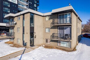 2906 17th Ave SW in Calgary, AB - Building Photo