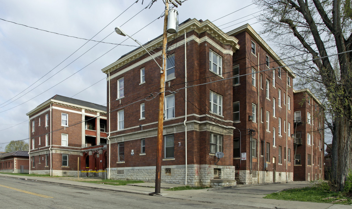 624-630 Rockdale Ave in Cincinnati, OH - Foto de edificio