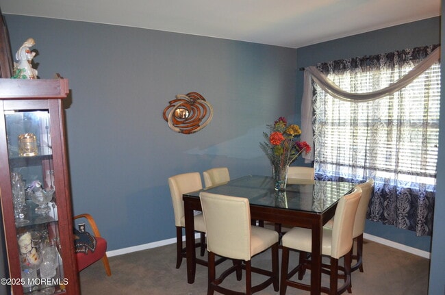 24 Uxbridge Dr in Trenton, NJ - Building Photo - Building Photo