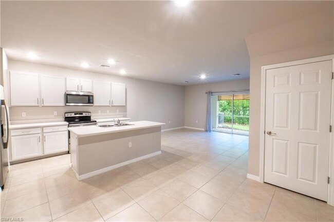 15091 Wildflower Cir in Naples, FL - Building Photo - Building Photo