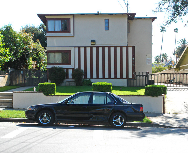 1256 Summit Ave in Pasadena, CA - Building Photo - Building Photo