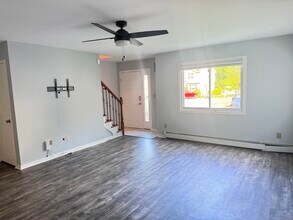 46 Fairway Green in Fairfield, CT - Building Photo - Building Photo