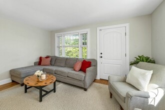 1197 Somerville St in Manchester, NH - Building Photo - Building Photo