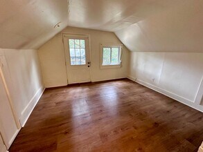 1205 N Greensboro St in Carrboro, NC - Building Photo - Building Photo