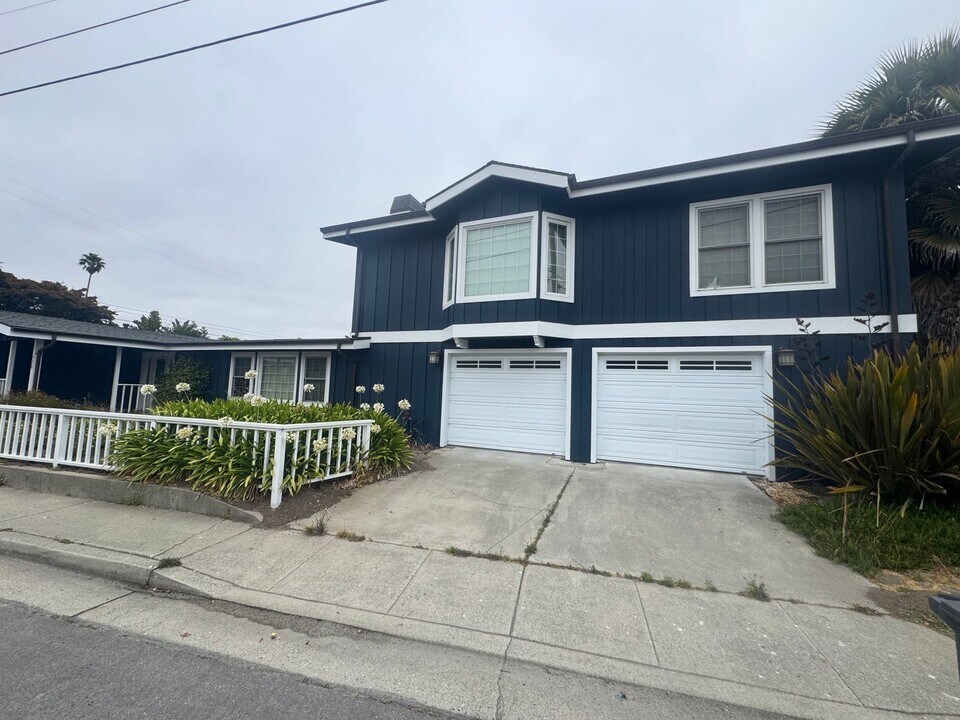 520 Laguna St in Santa Cruz, CA - Building Photo