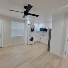 11649 Sunglow St in Santa Fe Springs, CA - Building Photo - Building Photo