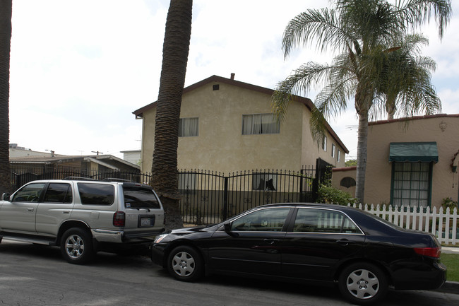 5716 Waring Ave in Los Angeles, CA - Building Photo - Building Photo