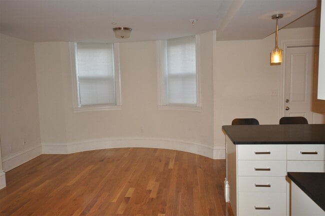 656 Massachusetts Ave, Unit 1 in Boston, MA - Building Photo - Building Photo