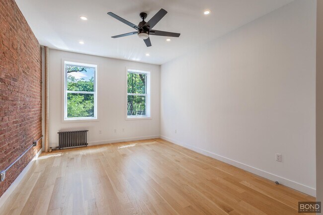 property at 309 E 10th St