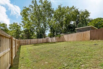 1835 Glade St in Nashville, TN - Building Photo - Building Photo