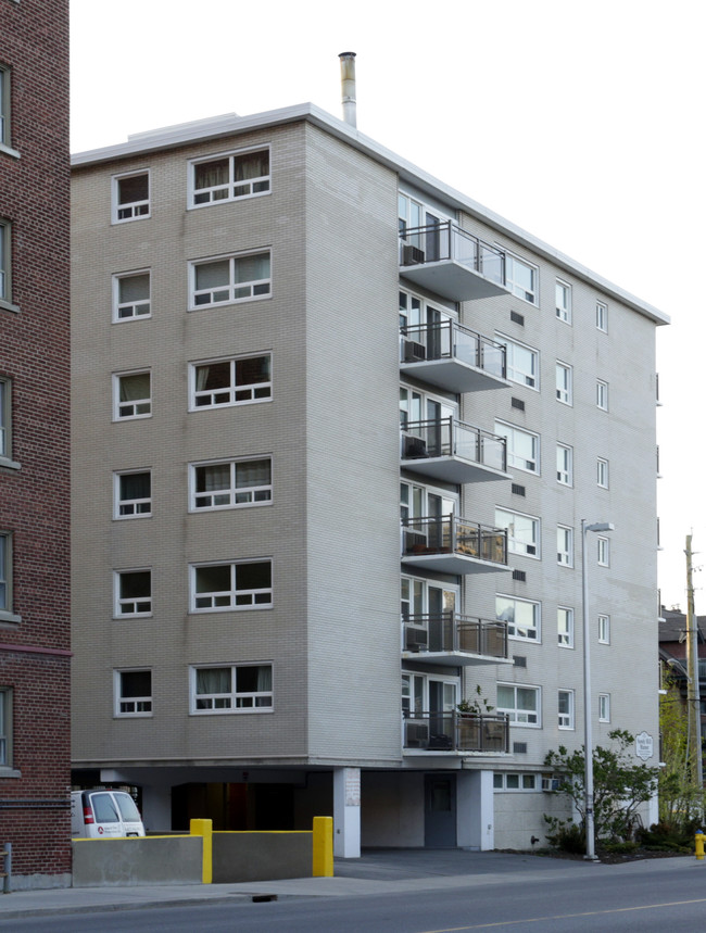 Sandy Hill Manor in Ottawa, ON - Building Photo - Building Photo