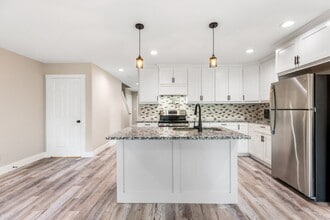 1604 W Johnson St in Denison, TX - Building Photo - Building Photo