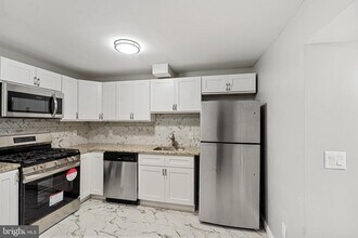 225 Market St in Gloucester City, NJ - Foto de edificio - Building Photo