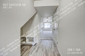 945 Grissom Dr. in Colorado Springs, CO - Building Photo - Building Photo