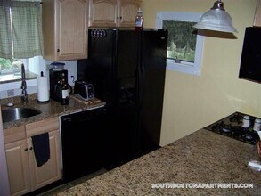 44-46-46 Ward St, Unit 3 in Boston, MA - Foto de edificio - Building Photo