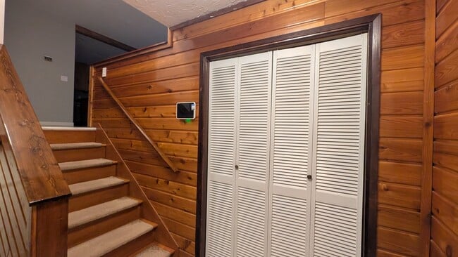 1240 Joyce Dr in Fairbanks, AK - Building Photo - Building Photo