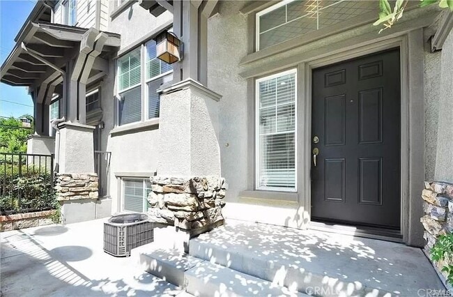 1282 Tiger Eye Dr in Los Angeles, CA - Foto de edificio - Building Photo