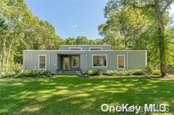 26 Wintergreen Way in Quogue, NY - Building Photo