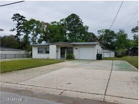 8929 MacArthur Ct S in Jacksonville, FL - Building Photo